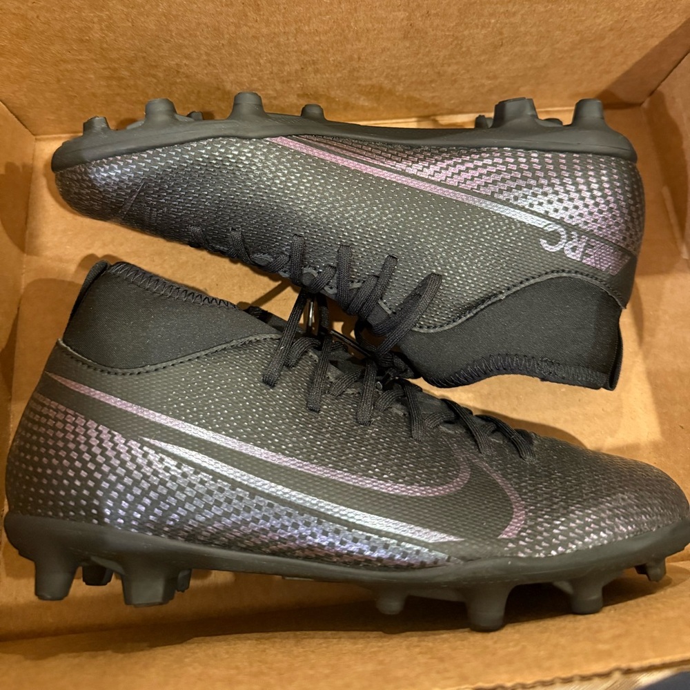 Nike JR Superfly 7 Club FG/MG Grade School Black 5M US Big Kid Cleats